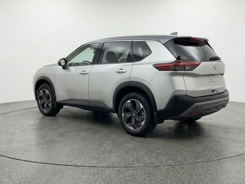 Used 2025 Nissan Rogue SV FWD image 6