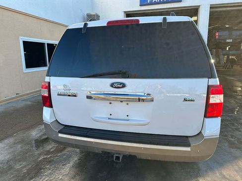 Used 2013 Ford Expedition EL XLT image 3