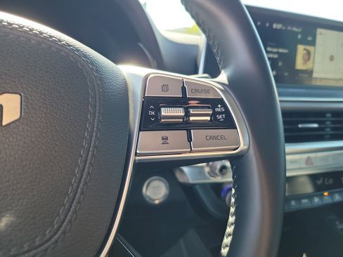 Used 2022 Kia Telluride SX w/ Towing Package FWD image 22