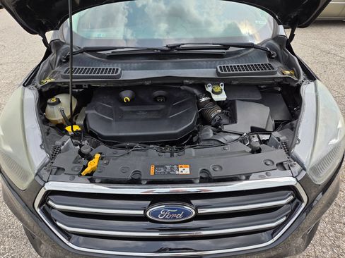 Used 2017 Ford Escape SE w/ Equipment Group 201A FWD image 22