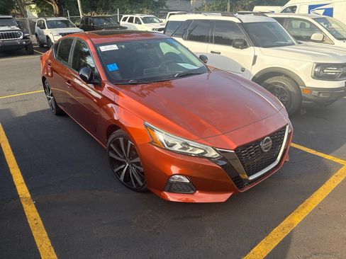 Used 2021 Nissan Altima 2.5 SR w/ SR Premium Package FWD image 9