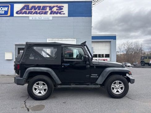 Used 2015 Jeep Wrangler Sport AWD/4WD image 6