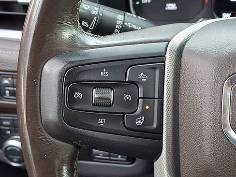 Used 2021 GMC Yukon Denali w/ Denali Ultimate Package AWD/4WD image 32