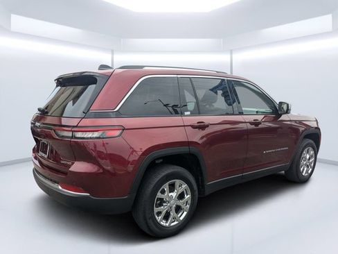 Certified 2022 Jeep Grand Cherokee Limited AWD/4WD image 3