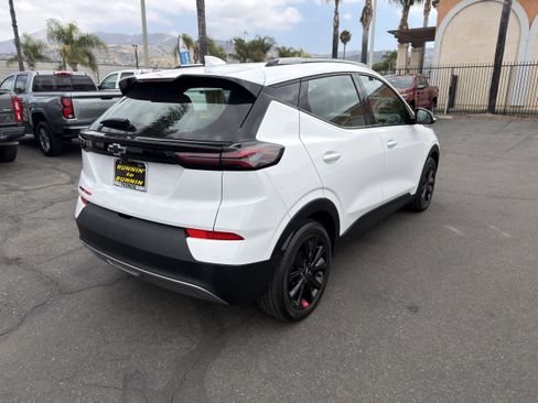 Used 2023 Chevrolet Bolt EUV LT w/ Convenience Package FWD image 8