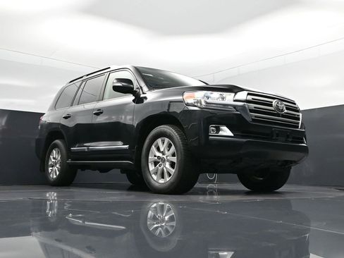 Used 2016 Toyota Land Cruiser image 47