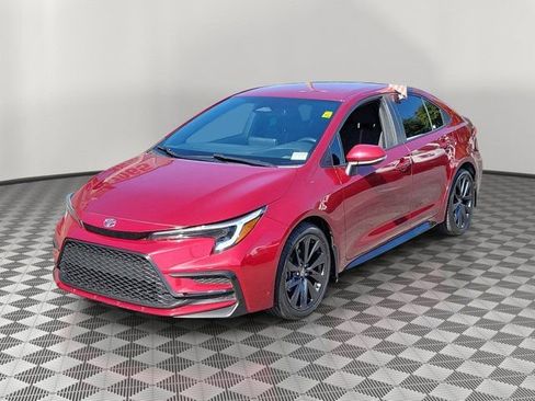 Used 2023 Toyota Corolla SE FWD image 3