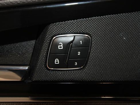 Used 2022 Lincoln Nautilus Reserve w/ Equipment Group 201A AWD/4WD image 25
