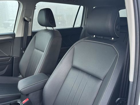 Used 2023 Volkswagen Tiguan SE FWD image 25