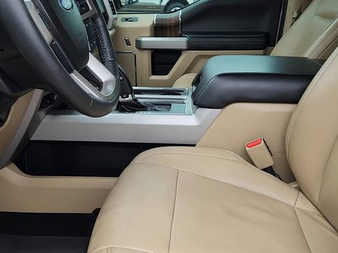 Used 2017 Ford F150 Lariat image 30