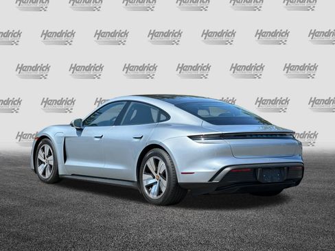 Used 2023 Porsche Taycan image 7