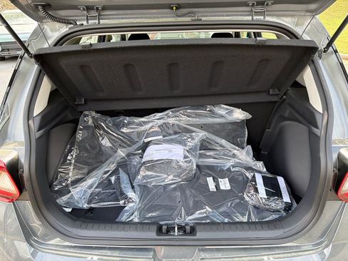 New 2026 Hyundai Venue SE FWD image 18