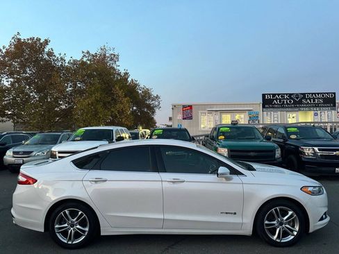 Used 2016 Ford Fusion SE FWD image 8