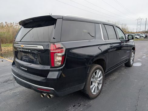 Used 2024 Chevrolet Suburban High Country image 8