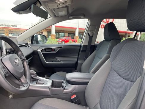 Used 2024 Toyota RAV4 LE FWD image 8