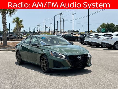 Used 2025 Nissan Altima 2.5 SR FWD image 9