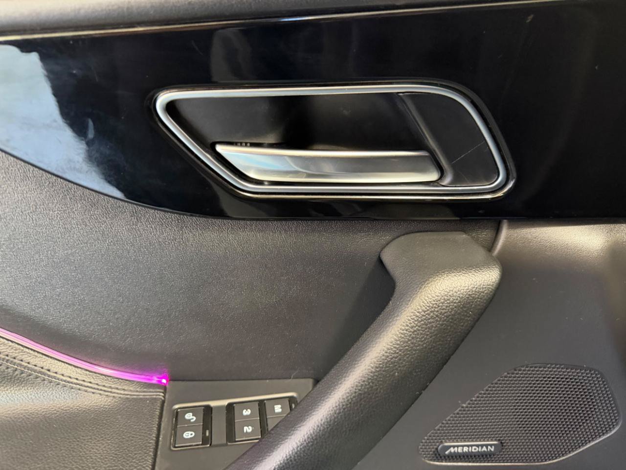 Used 2019 Jaguar F-PACE Premium AWD/4WD image 13
