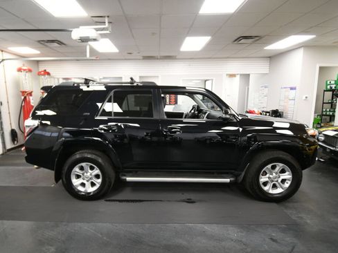 Used 2017 Toyota 4Runner SR5 Premium AWD/4WD image 8