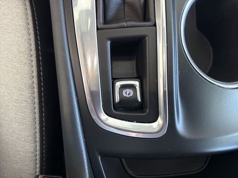 Used 2024 Chevrolet Equinox LS image 25