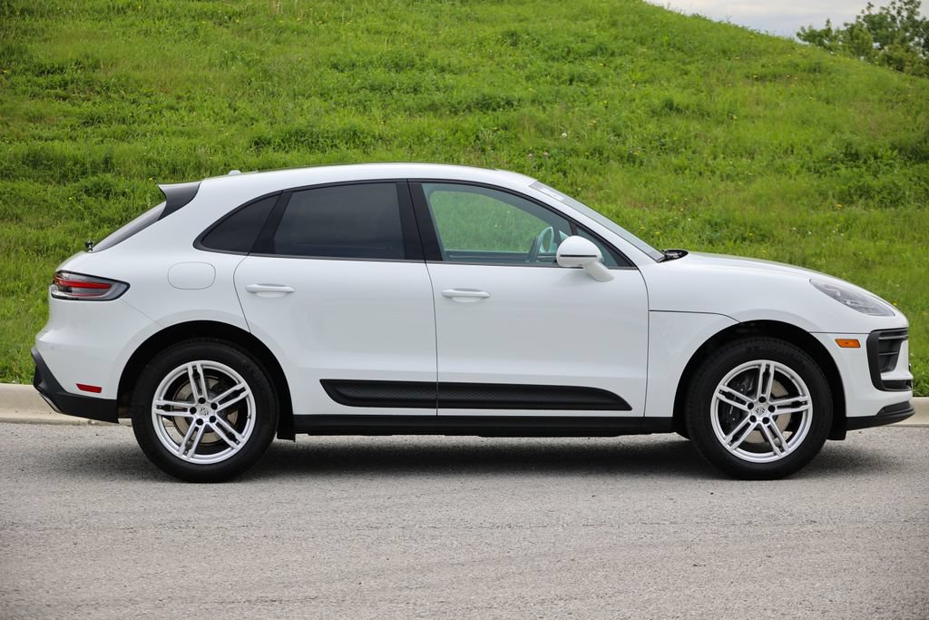 Certified 2026 Porsche Macan AWD/4WD image 29