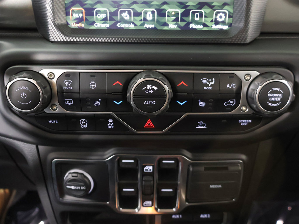Used 2023 Jeep Wrangler Unlimited Sahara w/ Cold Weather Group AWD/4WD image 44