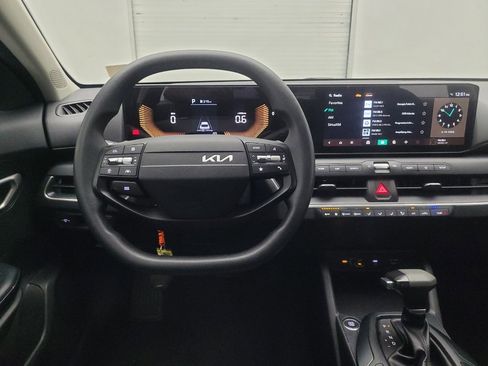 Used 2025 Kia K4 LXS image 22