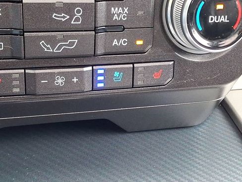 Used 2018 Ford F150 Lariat w/ Equipment Group 502A Luxury AWD/4WD image 24