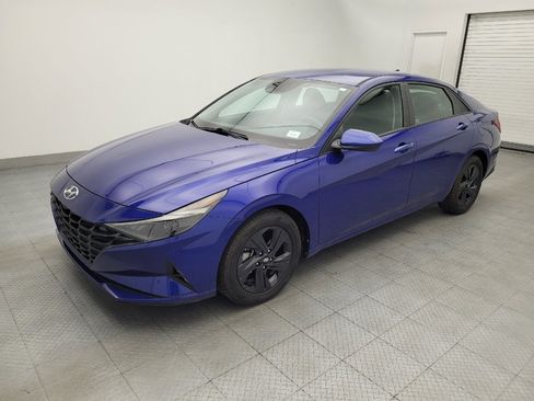 Used 2021 Hyundai Elantra SEL FWD image 2