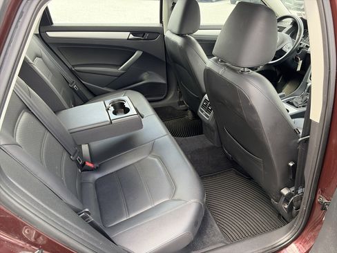 Used 2013 Volkswagen Passat 2.5 SE image 28