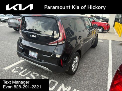Used 2025 Kia Soul LX w/ LX Technology Package FWD image 3