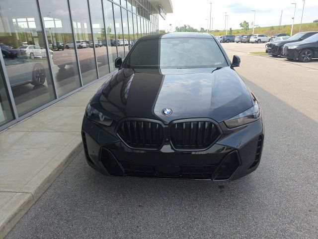 Certified 2025 BMW X6 xDrive40i w/ Executive Package AWD/4WD image 2