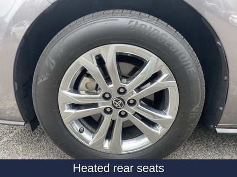 Used 2021 Toyota Sienna Platinum FWD image 13
