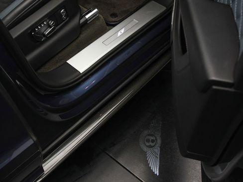 Used 2022 Bentley Bentayga image 47