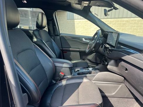 Used 2024 Ford Escape ST-Line w/ Tech Pack #1 AWD/4WD image 9