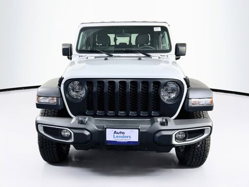 Used 2023 Jeep Gladiator Sport image 2