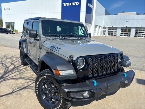 Used 2023 Jeep Wrangler Unlimited AWD/4WD image 2