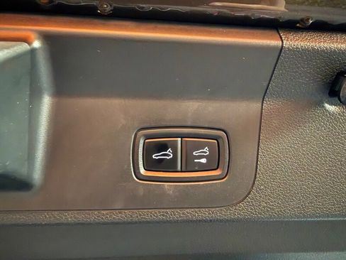 Used 2018 Porsche Panamera 4S image 38