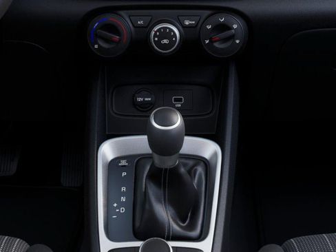 Certified 2026 Hyundai Venue SE FWD image 16