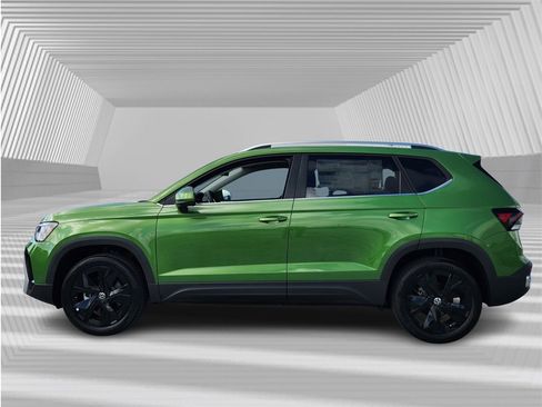 New 2025 Volkswagen Taos SE image 2