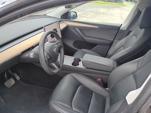 Used 2024 Tesla Model Y Long Range AWD/4WD image 12