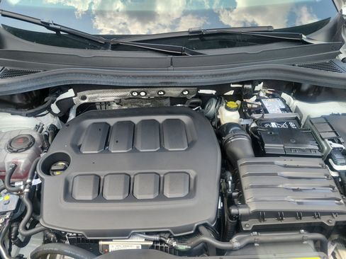 Certified 2026 Volkswagen Tiguan SE AWD/4WD image 16