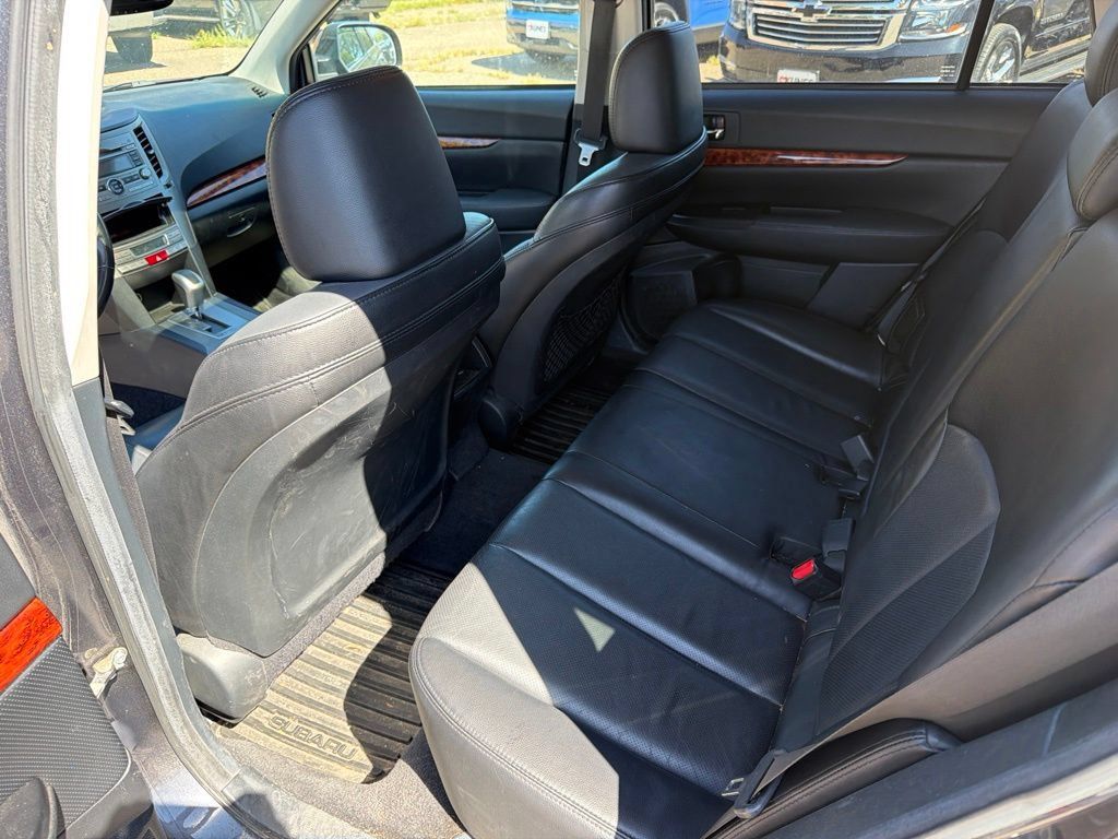 Used 2011 Subaru Outback 2.5i Limited w/ PWR Moonroof Pkg AWD/4WD image 19