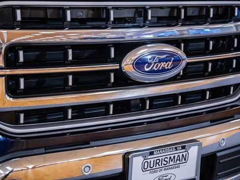 Used 2022 Ford F150 Lariat w/ Equipment Group 502A High AWD/4WD image 11