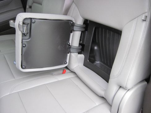 Used 2023 GMC Sierra 1500 SLT w/ SLT Premium Package image 11