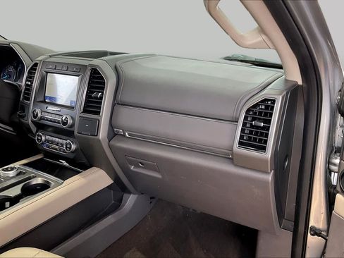 Used 2020 Ford Expedition XLT w/ Equipment Group 202A RWD image 19