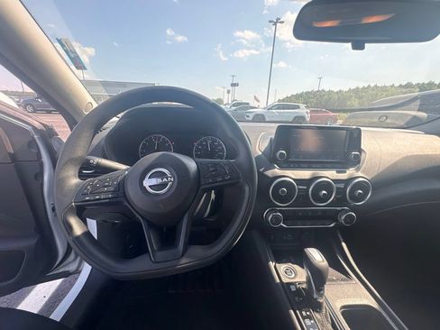 Used 2025 Nissan Sentra S FWD image 10