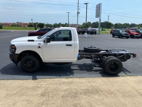 New 2025 RAM 3500 Tradesman image 4