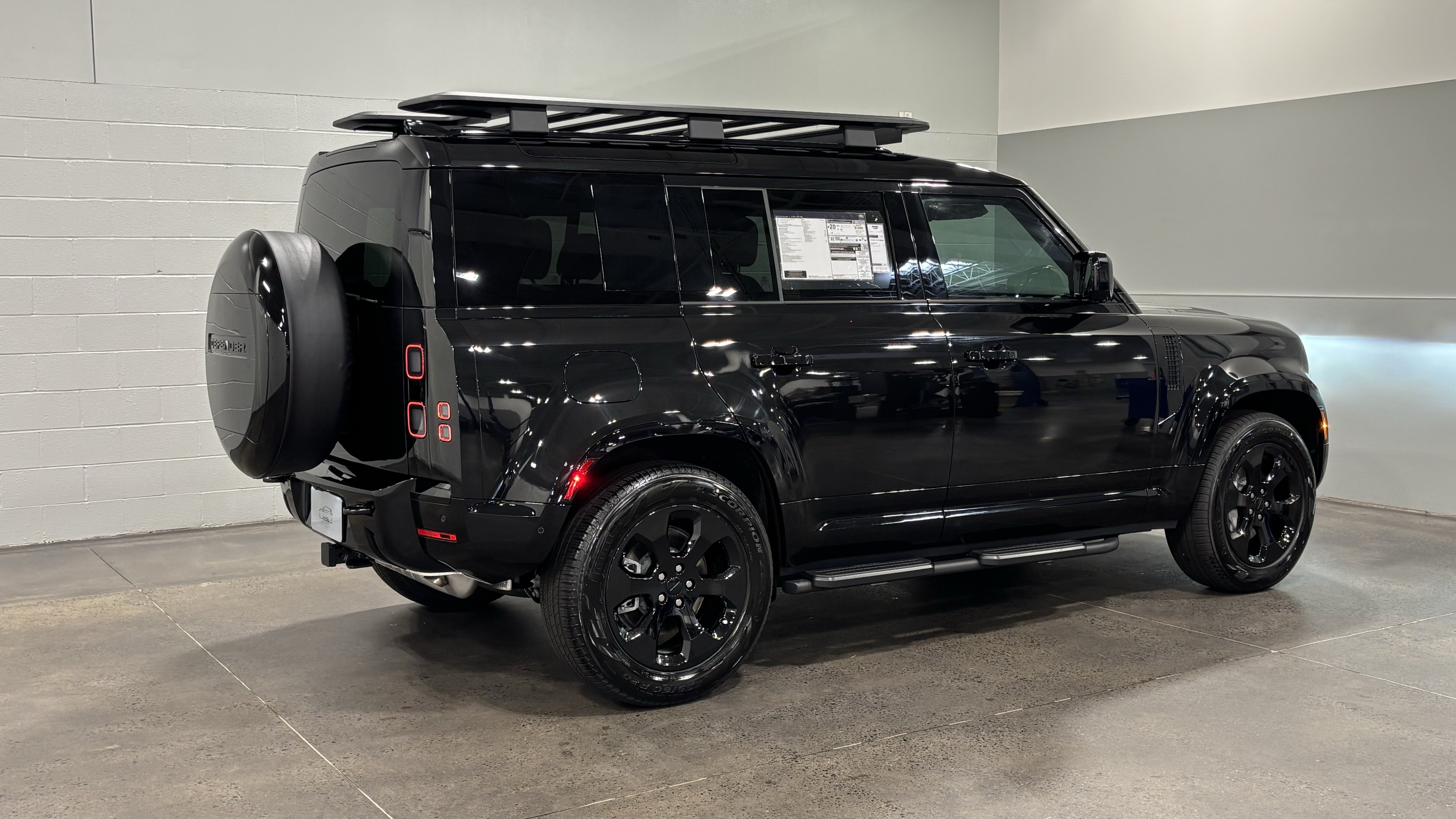 New 2026 Land Rover Defender 110 X-Dynamic SE AWD/4WD image 2