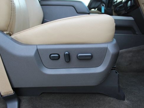 Used 2015 Ford F250 Lariat w/ Lariat Interior Package AWD/4WD image 31