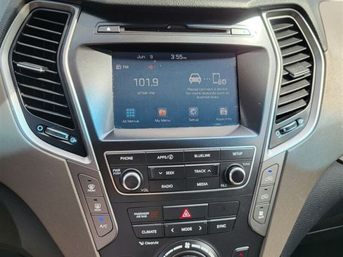 Used 2017 Hyundai Santa Fe SE FWD image 15